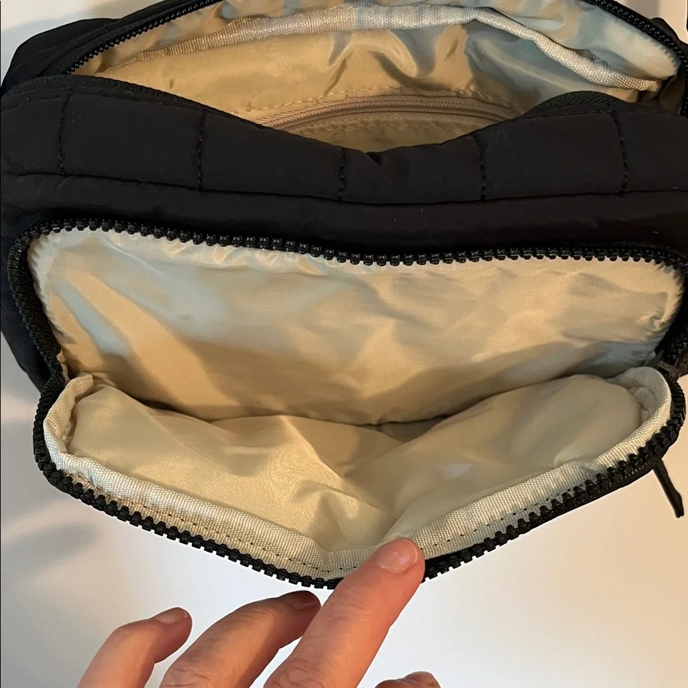 Bagsmart Puffer Black Quilted Crossbody Bag NWT